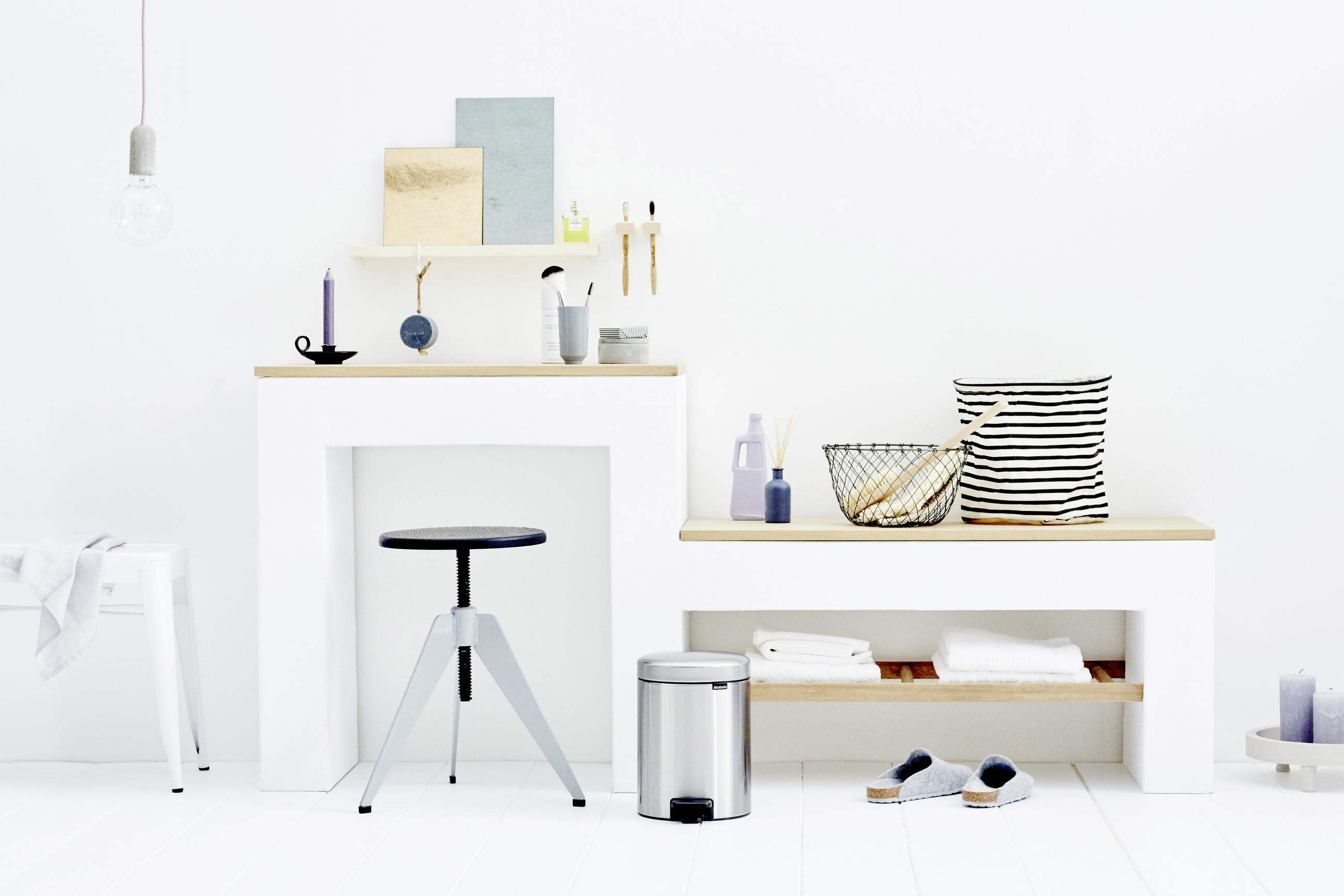 PEDÁLOS SZEMETES  - fekete/nemesacél, Basics, műanyag/fém (20,6/29,2/26,6cm) - Brabantia