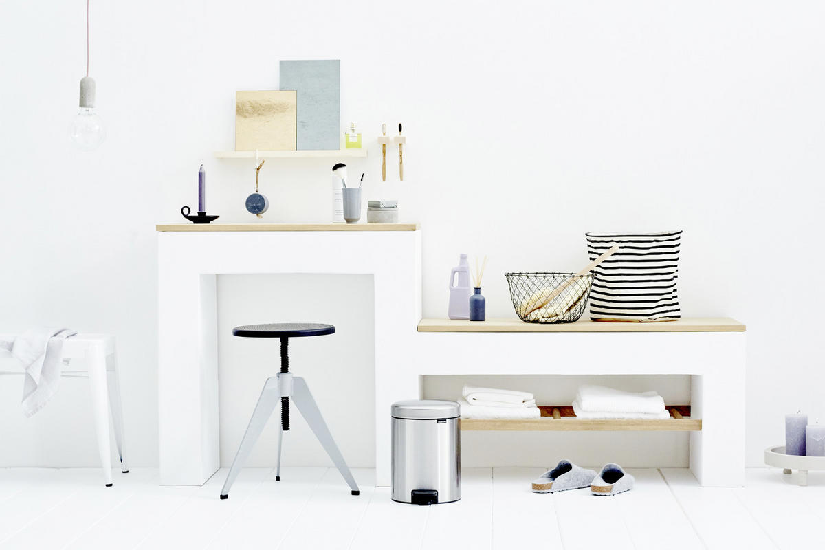 PEDÁLOS SZEMETES  - fekete/nemesacél, Basics, műanyag/fém (20,6/29,2/26,6cm) - Brabantia