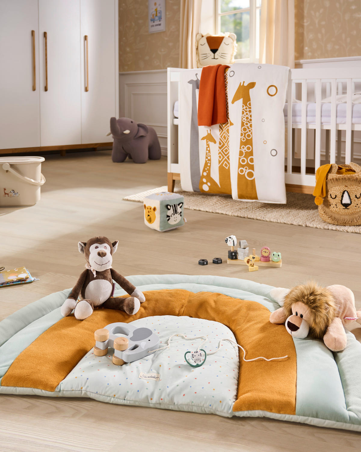 BABYKLEIDERSCHRANK Scandic Weiß, Eichefarben  - Eichefarben/Weiß, Design, Holz/Holzwerkstoff (135/190/55cm) - Jimmylee