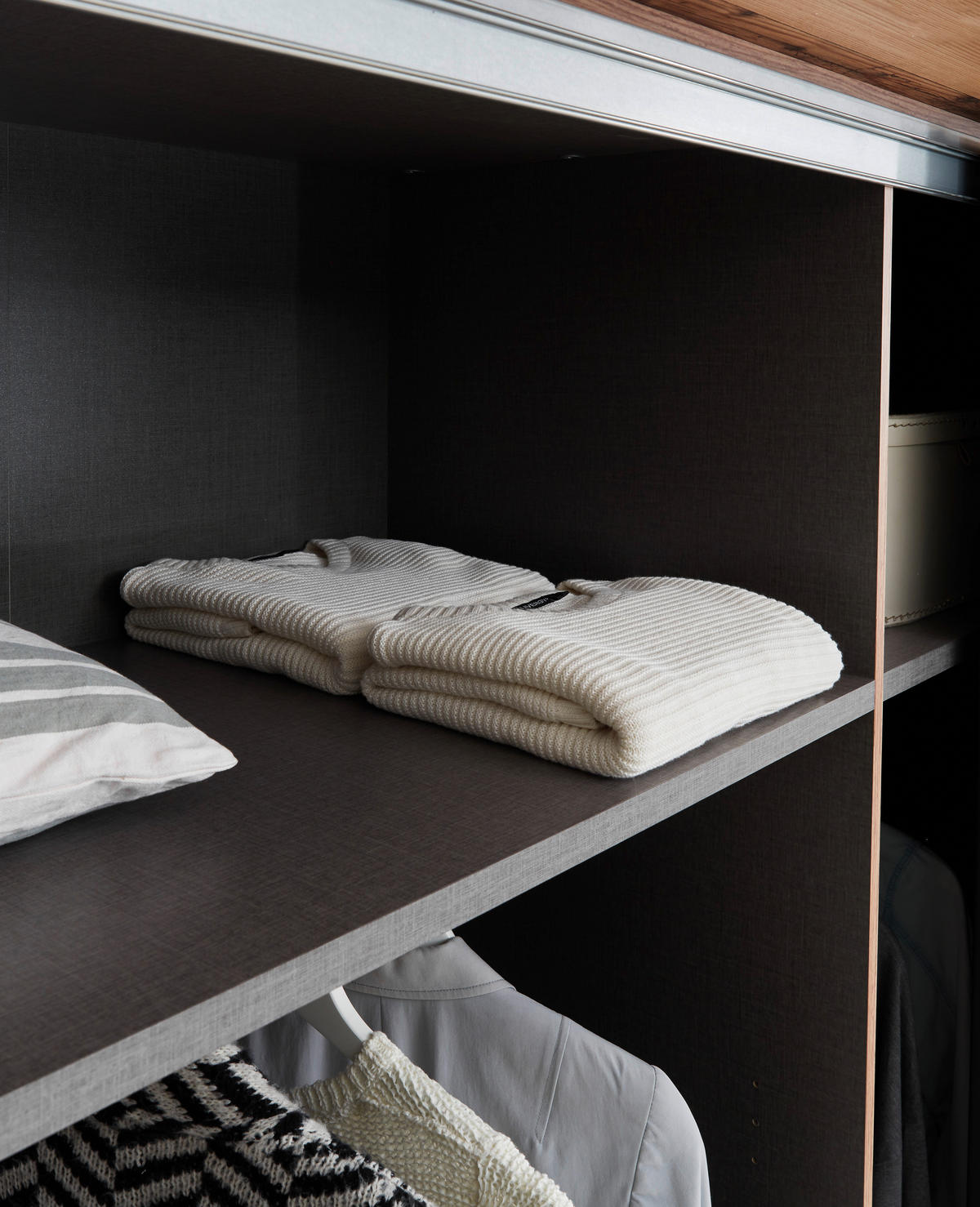 SET DE RAFTURI DETAȘABILE in gri  - gri, Design, material pe bază de lemn (82,6/2,2/51,5cm) - Carryhome