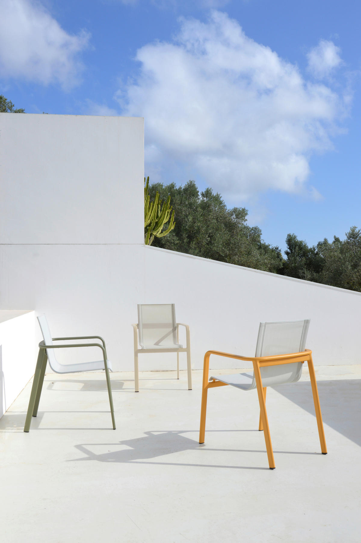 STAPELSESSEL Aluminium Grün, Beige  - Beige/Grün, Design, Textil/Metall (57/84/68cm) - Ambia Garden