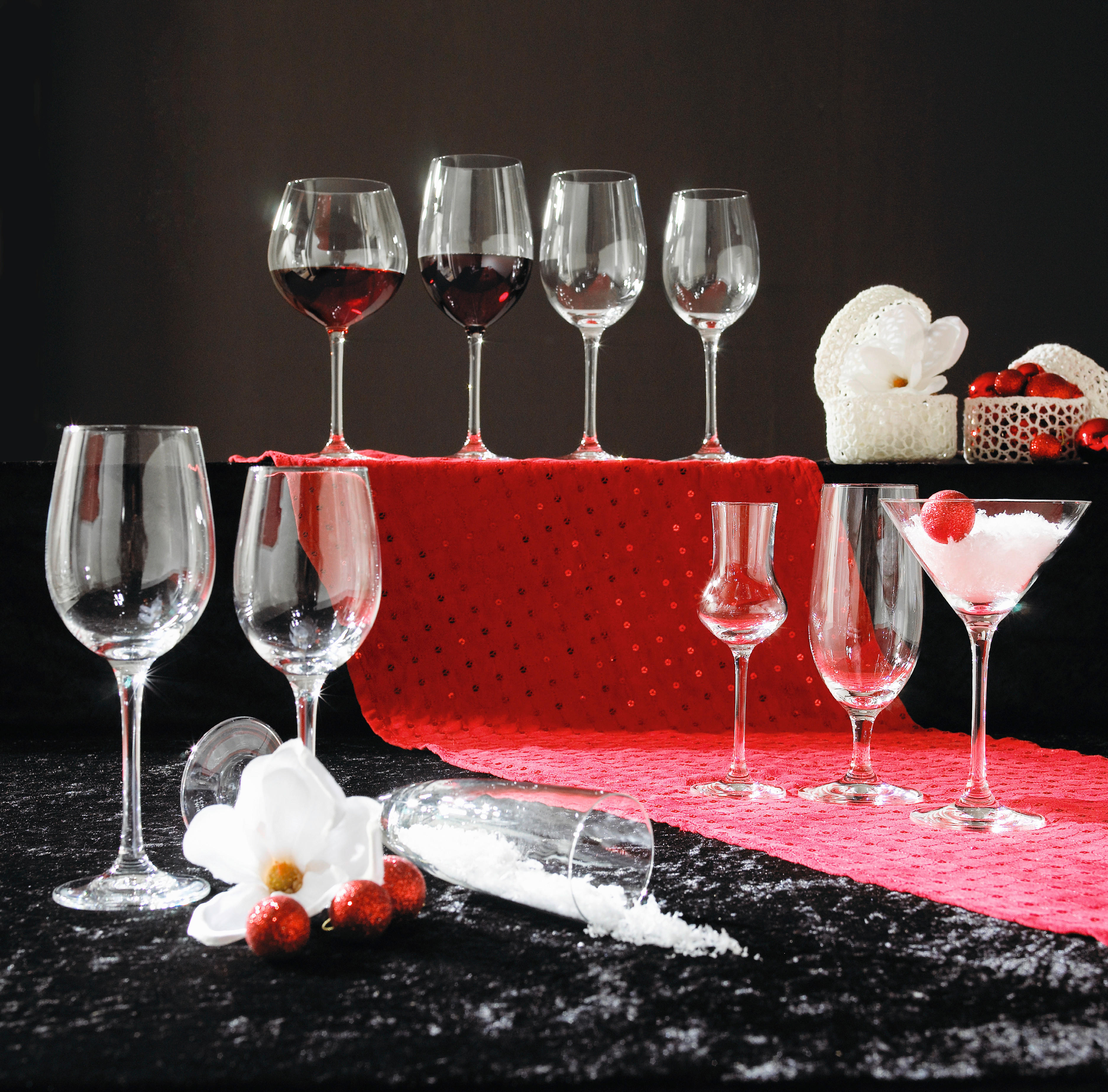 SKLENICE NA BURGUNDSKÉ - čiré, Basics, sklo (0,814l) - Schott Zwiesel