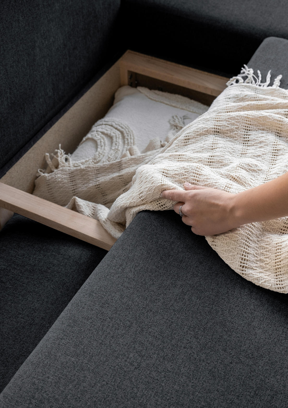 WOHNLANDSCHAFT in Chenille Dunkelgrau  - Dunkelgrau/Naturfarben, Holz/Textil (157/312/202cm) - MID.YOU