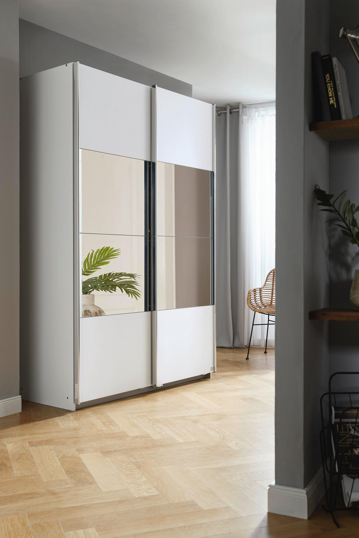 SCHWEBETÜRENSCHRANK 136/210/62 cm 2-türig Weiß  - Alufarben/Weiß, Design, Glas/Holzwerkstoff (136/210/62cm) - Carryhome