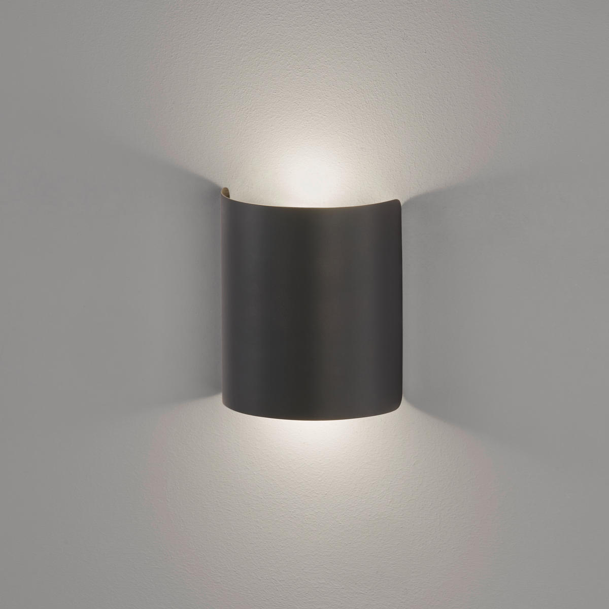 LED-WANDLEUCHTE Halv 12/15/6,5 cm   - Schwarz, Design, Metall (12/15/6,5cm) - Fischer & Honsel