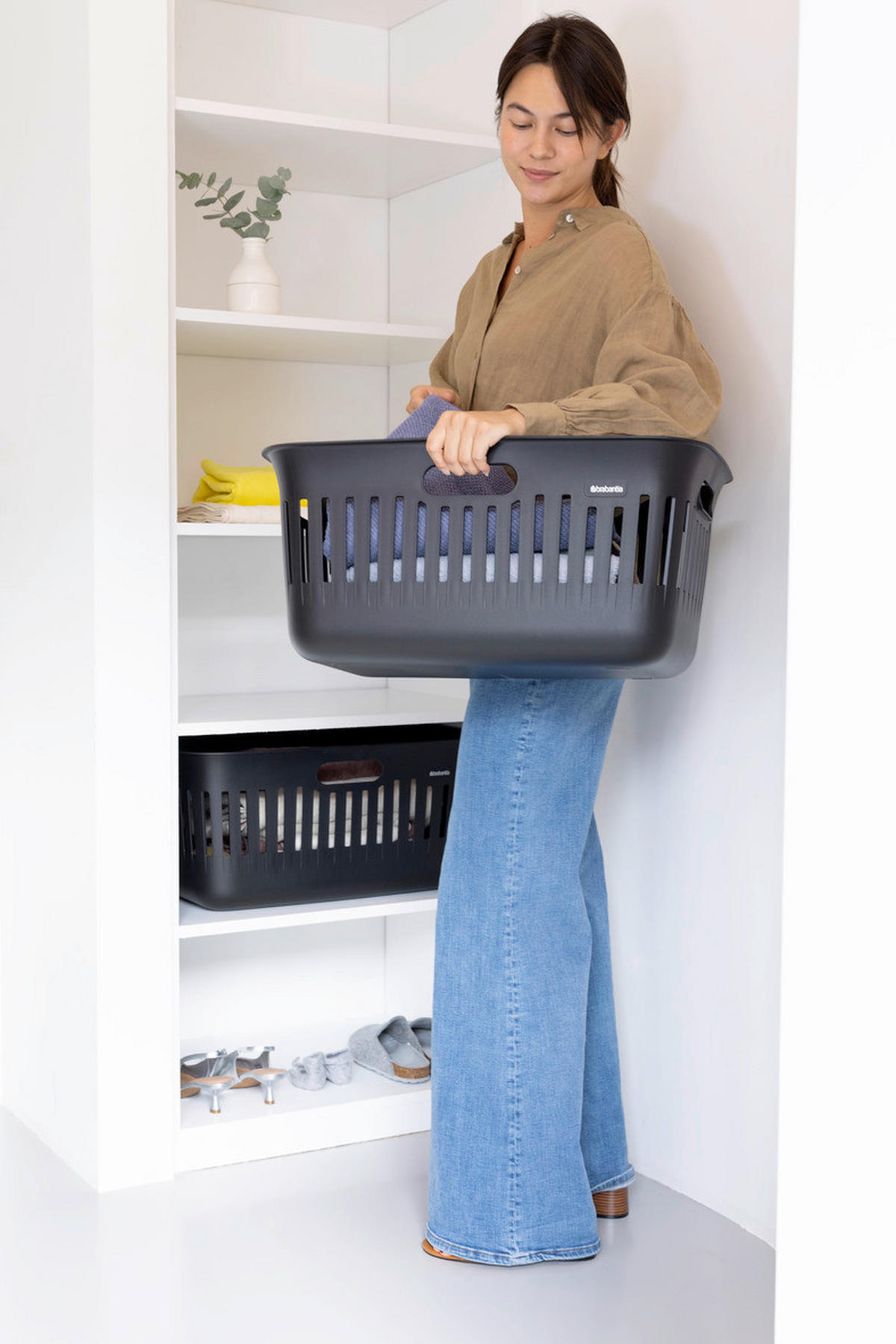 KOŠARA ZA PERILO - črna, Basics, umetna masa (58,7/38,7/27cm) - Brabantia