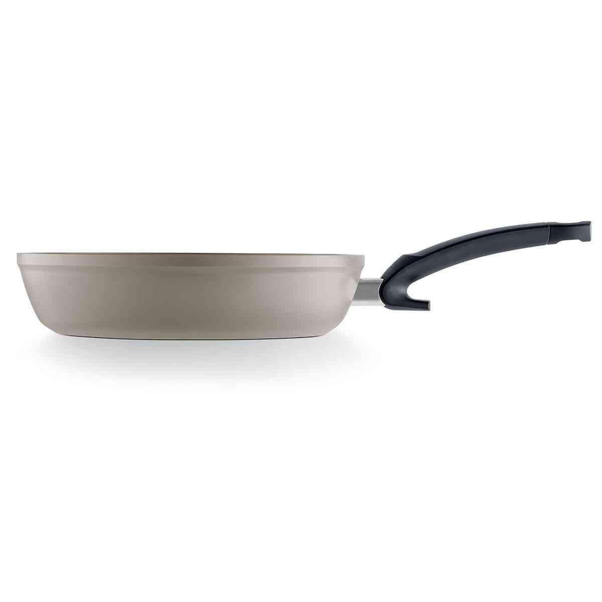 PÁNEV NA SMAŽENÍ  28 cm  - barvy hliníku, Basics, kov (28cm) - Fissler
