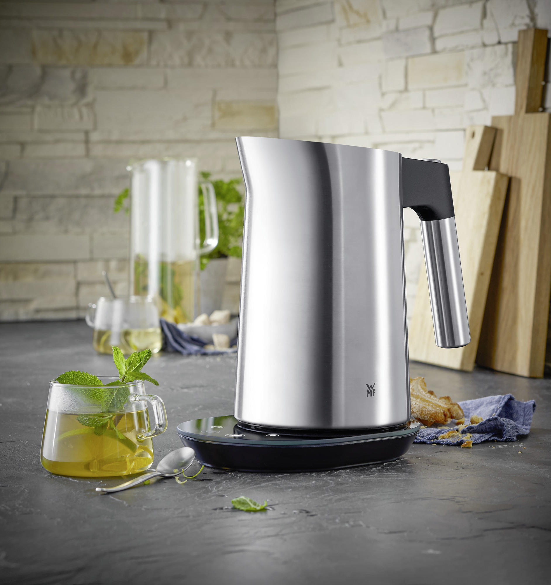 WASSERKOCHER 1,6 l  - Edelstahlfarben/Schwarz, Design, Kunststoff/Metall - WMF