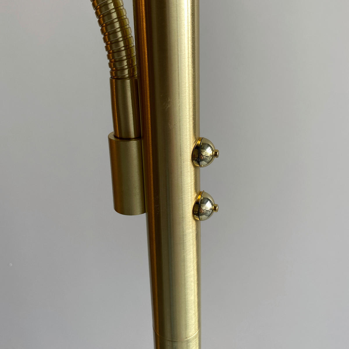 LED-STEHLEUCHTE - Weiss/Messingfarben, Design, Kunststoff/Metall (35/180cm) - Fischer & Honsel