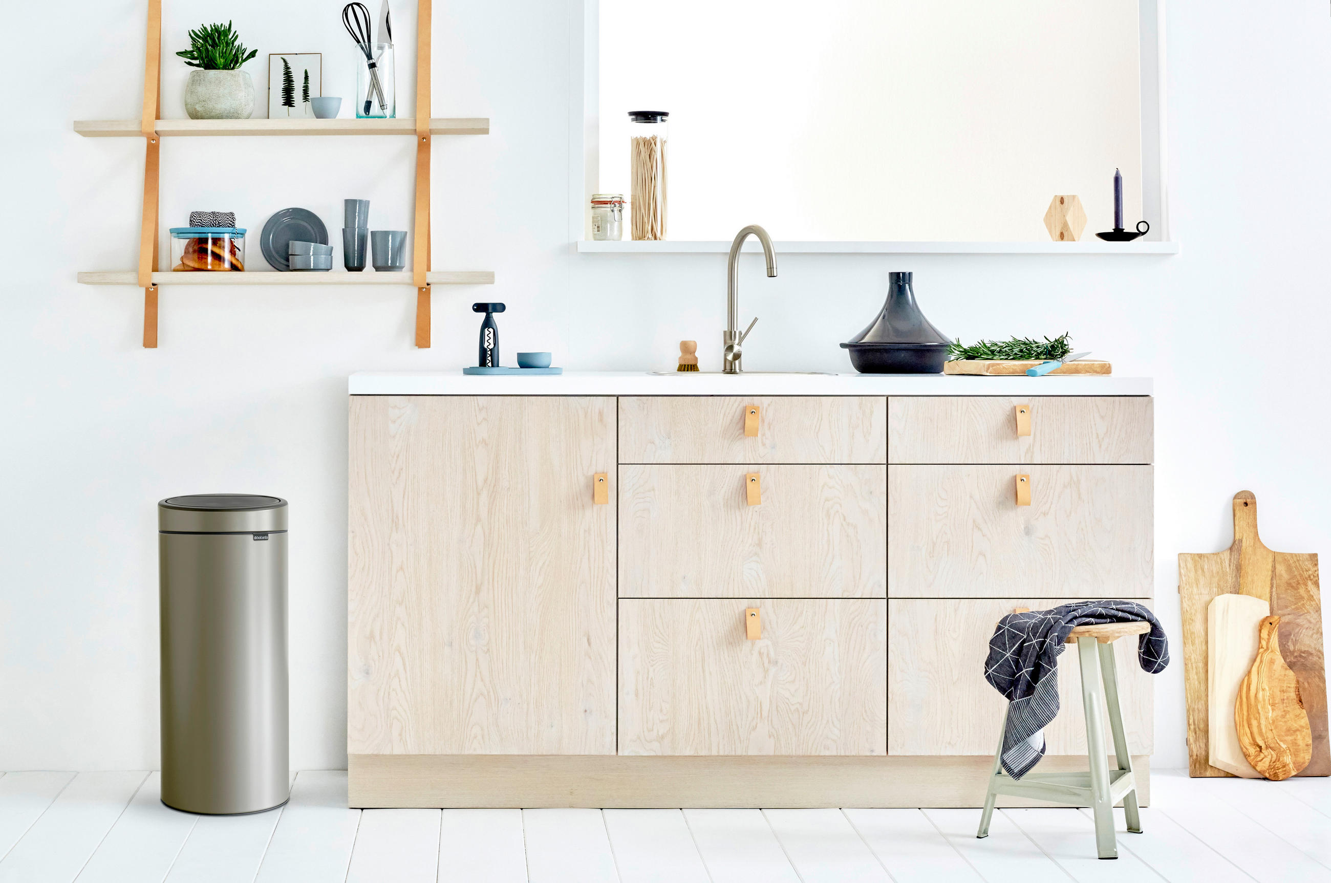 ODPADKOVÝ KÔŠ  30 l - platinová, Design, kov/plast (29,5/72/32cm) - Brabantia