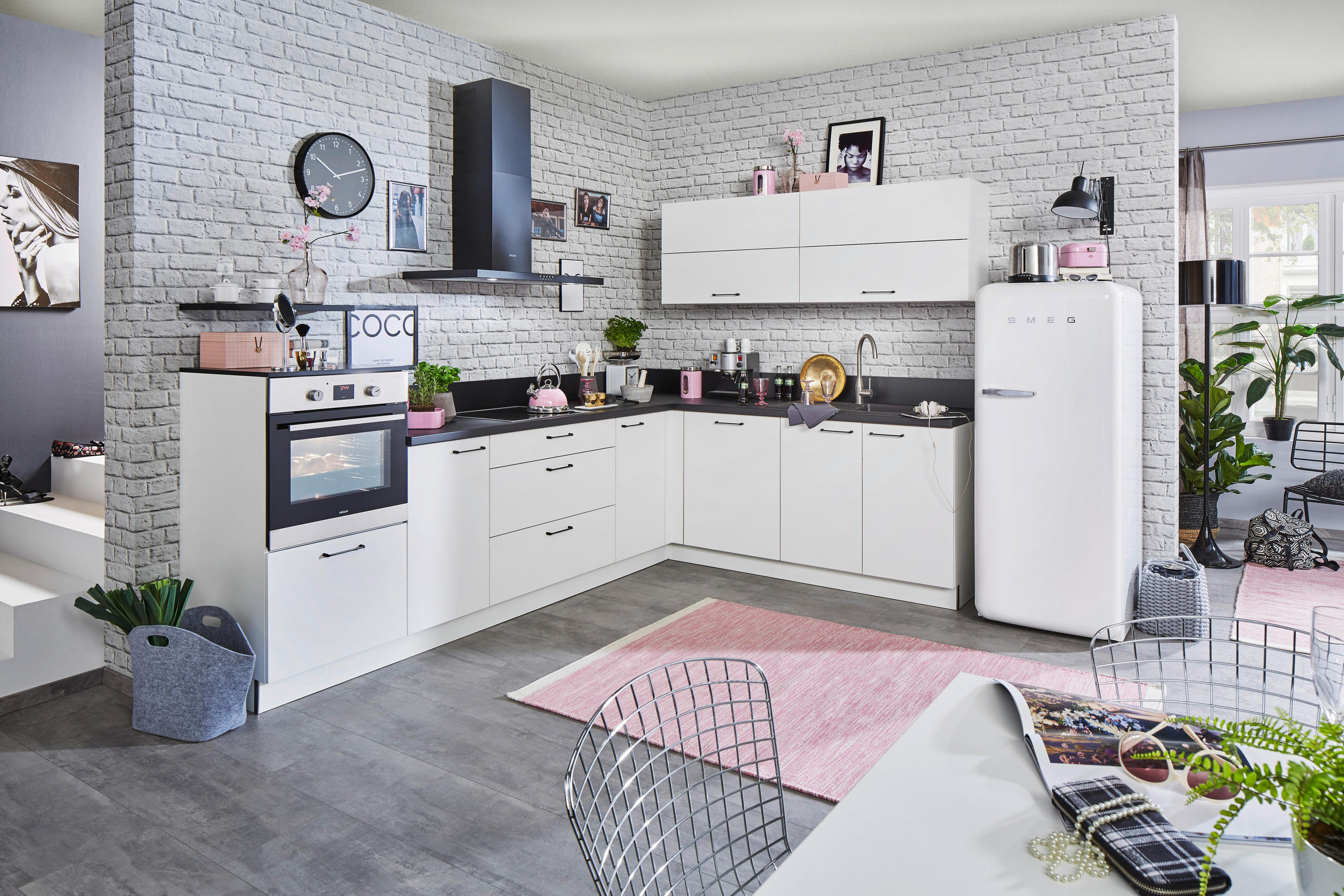 KÜCHENLEERBLOCK  305/215 cm  in Schwarz, Weiß  - Schwarz/Weiß, KONVENTIONELL, Holzwerkstoff/Metall (305/215cm) - Welnova