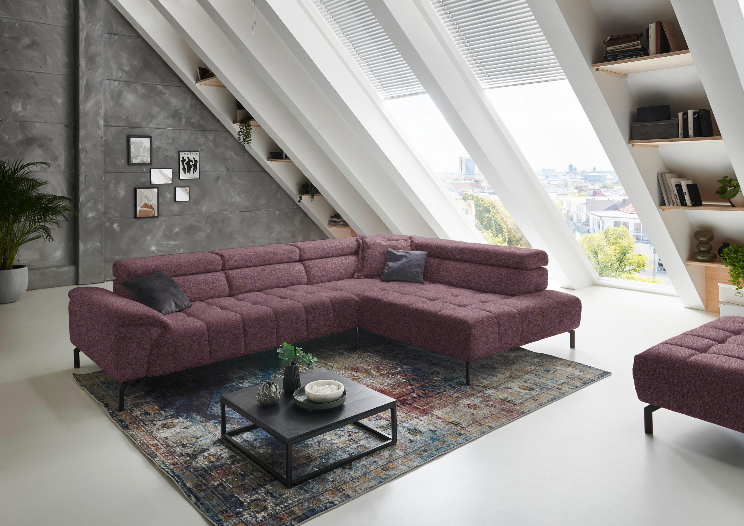 ECKSOFA in Chenille Beere  - Beere/Schwarz, Design, Textil/Metall (323/222cm) - Beldomo Style