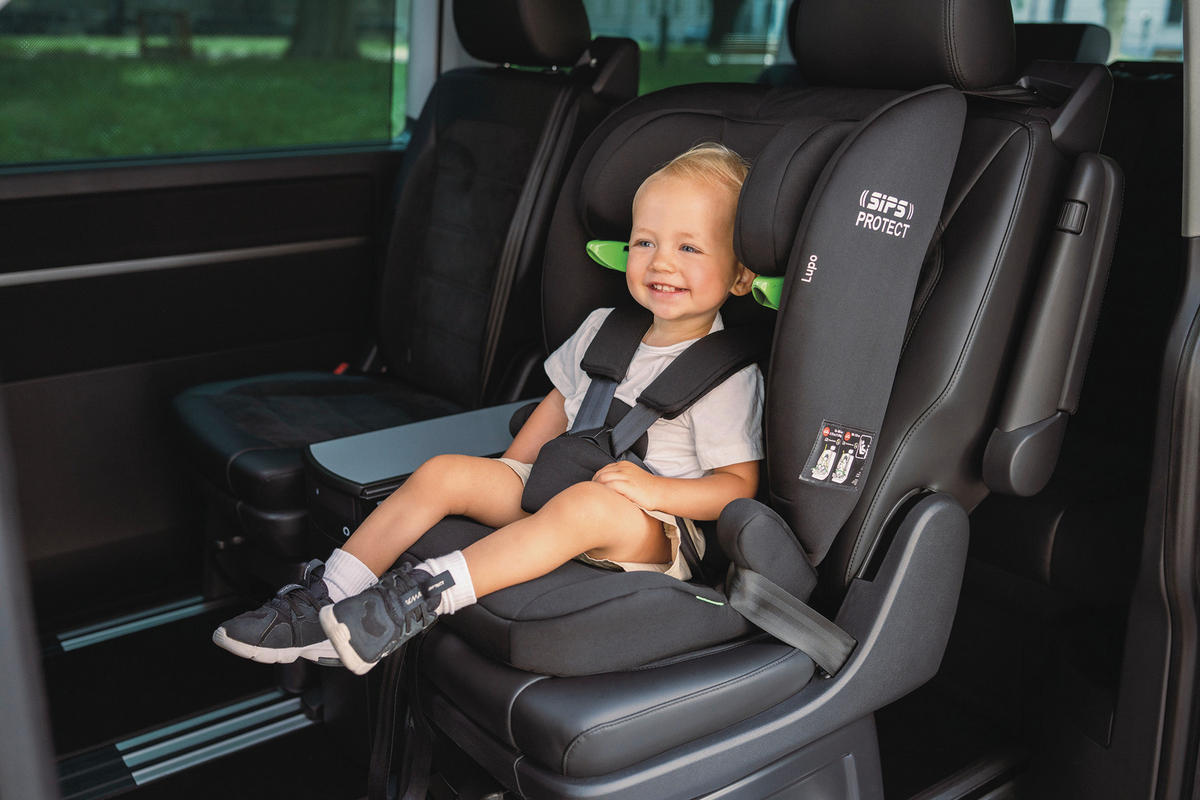 KINDERAUTOSITZ Lupo I-Size Black  - Schwarz, Basics, Kunststoff/Textil (44/62/48cm) - Osann