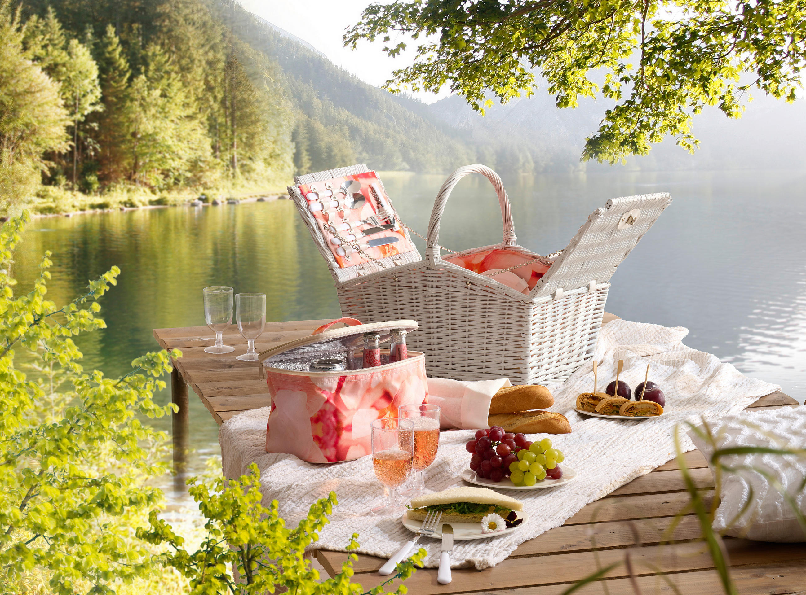 PICKNICKKORB für 4 Personen  - Rosa/Weiß, Basics, Holz/Keramik (45/30/20-26-44cm) - Ambia Home