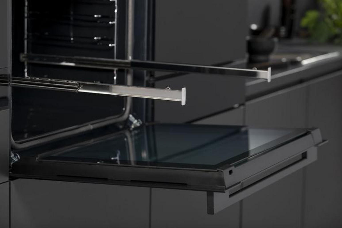 EINBAUBACKOFEN BI614P8B  - Schwarz, Basics, Metall (59,5/59,5/56,4cm) - Hisense