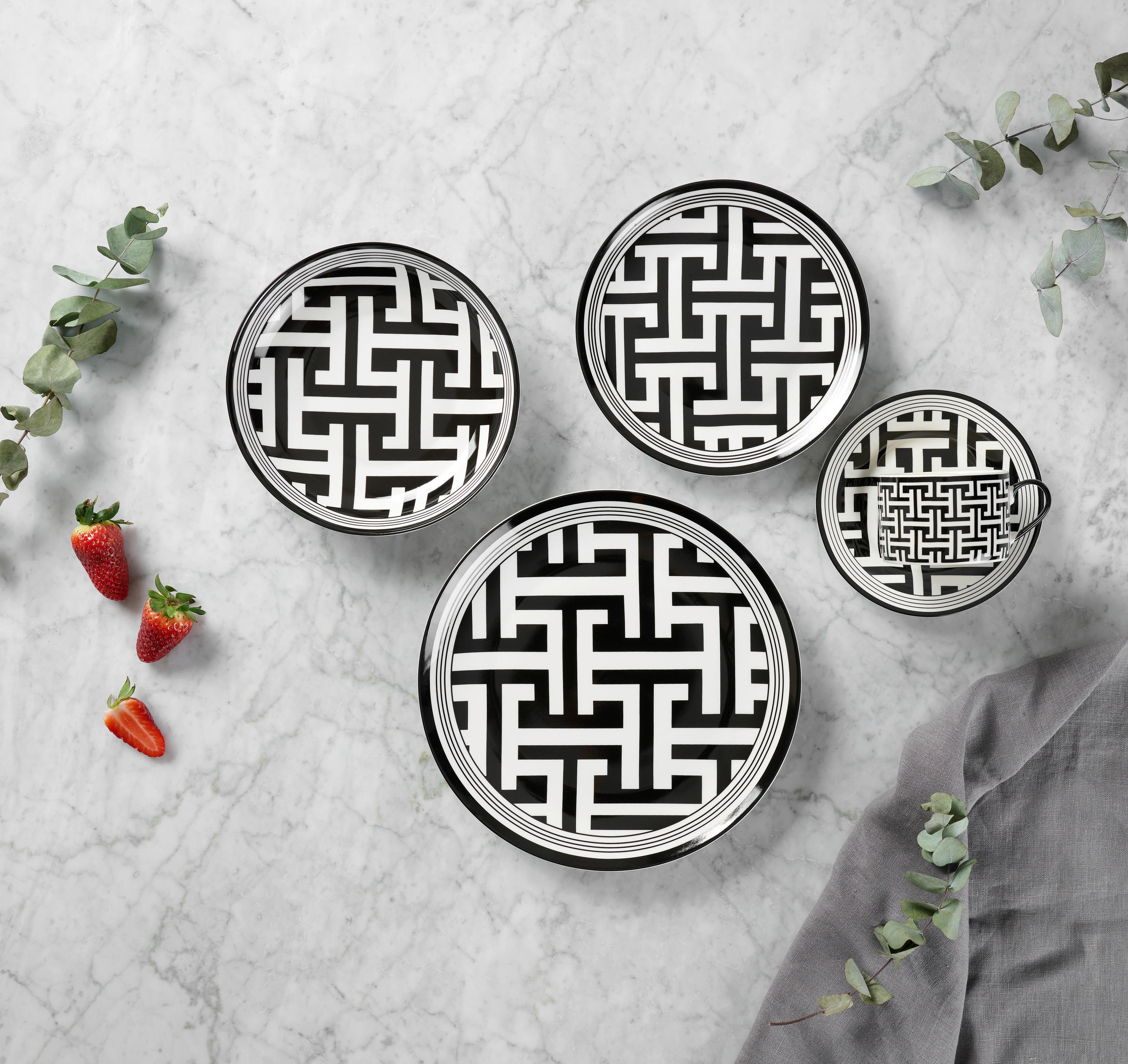 KOMBINOVANÁ SOUPRAVA 20dílné, porcelán (new bone china) keramika  - bílá/černá, Design, keramika - Novel