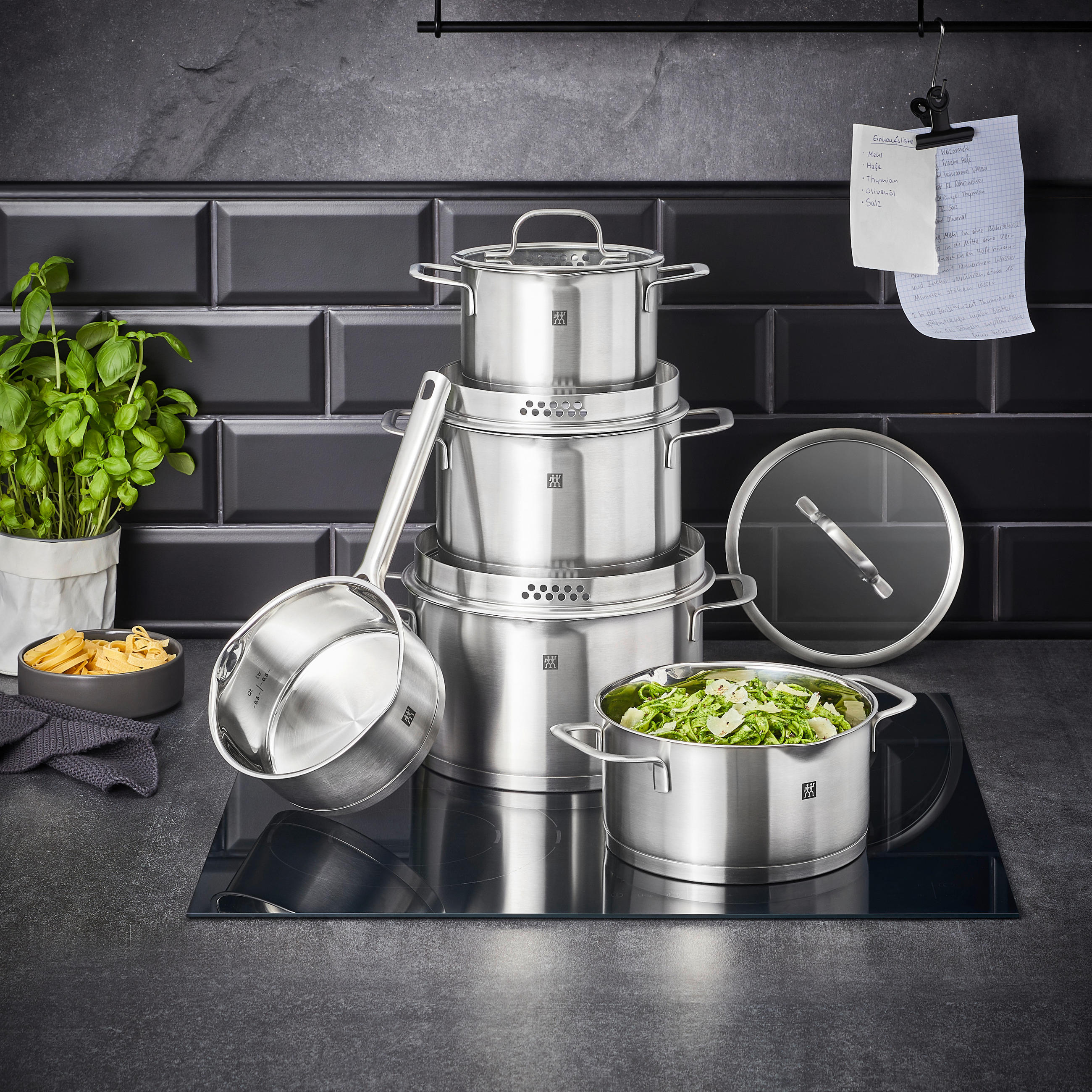 GRYT- OCH KASTRULLSET TRUEFLOW 9 delar - stålfärgad, Basics, metall/glas - Zwilling