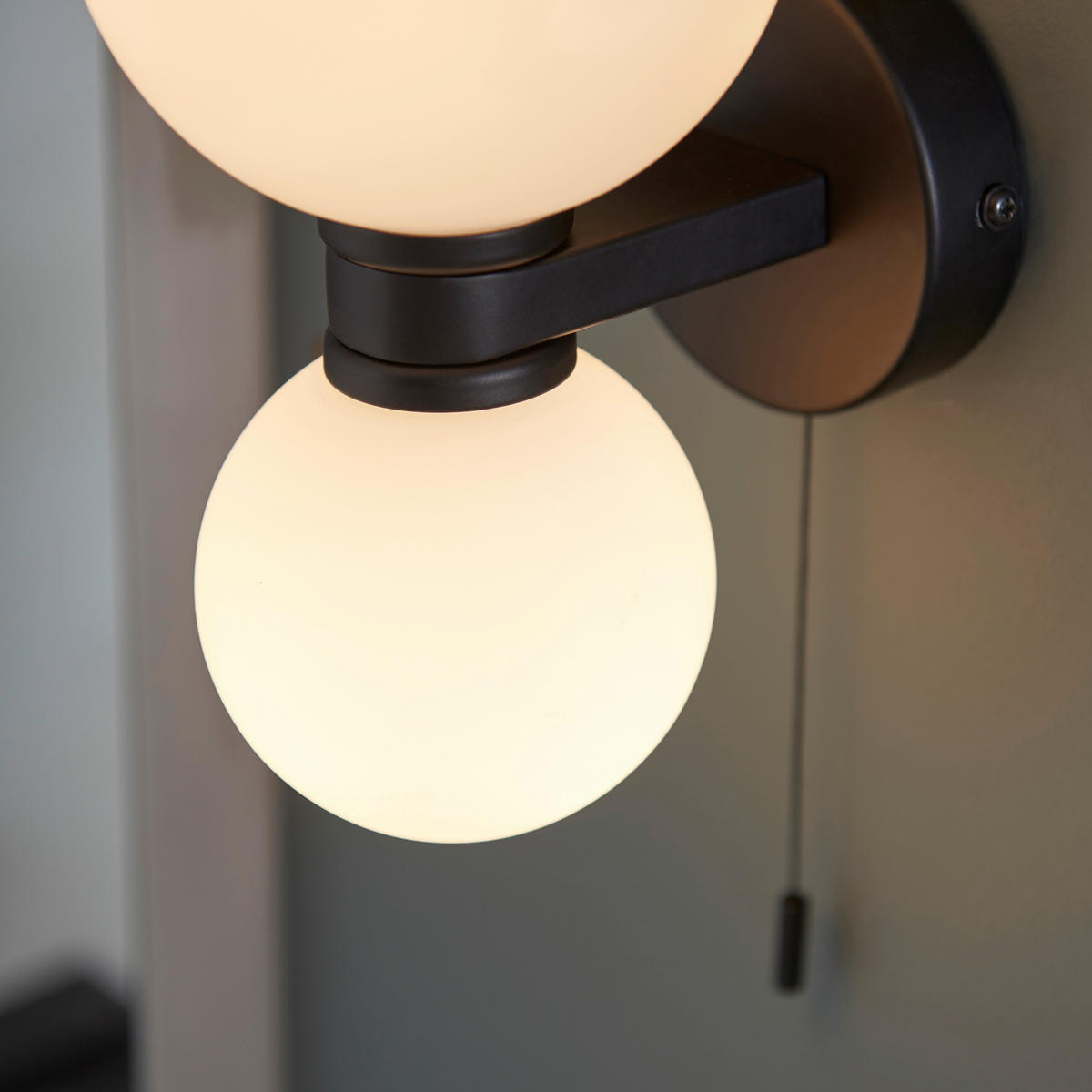 BADEZIMMER-WANDLEUCHTE Pulsa 12/23.2 cm   - Opal/Schwarz, Basics, Glas (12/23.2cm) - ENDON