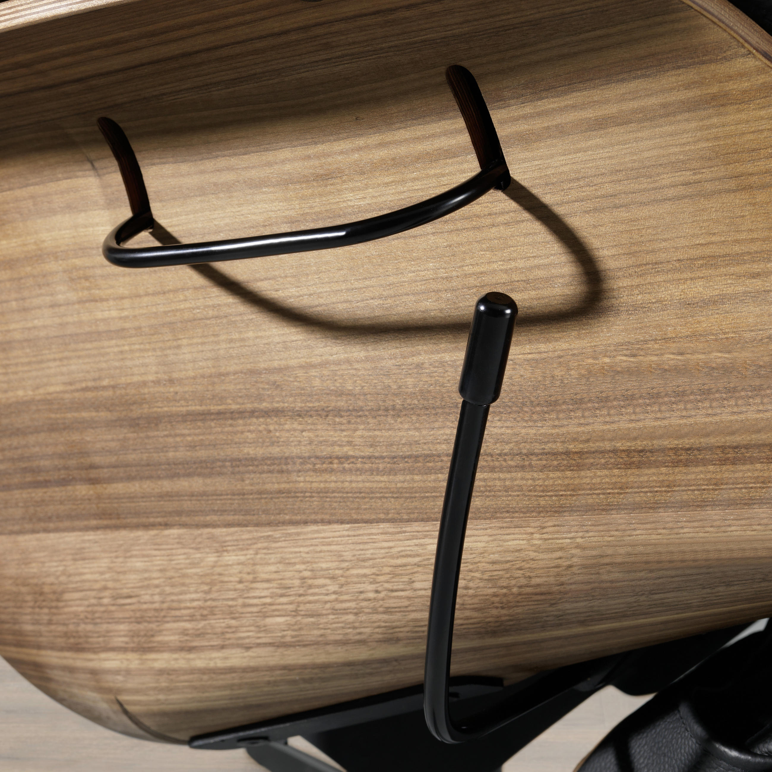 RELAXAČNÍ KŘESLO, kůže, černá - černá/barvy ořechu, Design, kov/dřevo (78/104-113/84cm) - Welnova