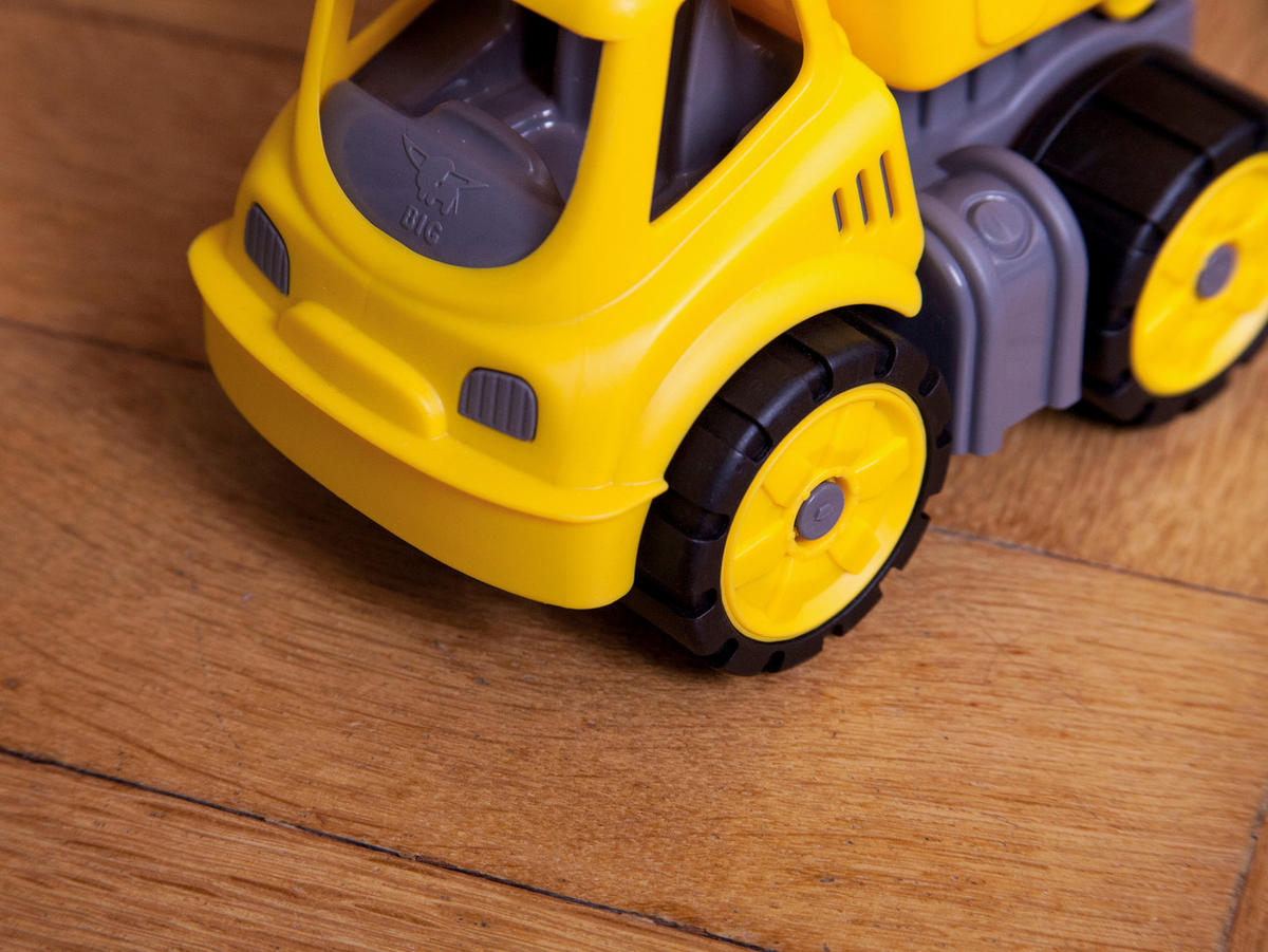 AUTÍČKO - HRAČKA - černá/žlutá, Basics, plast (25/11/14cm) - Simba