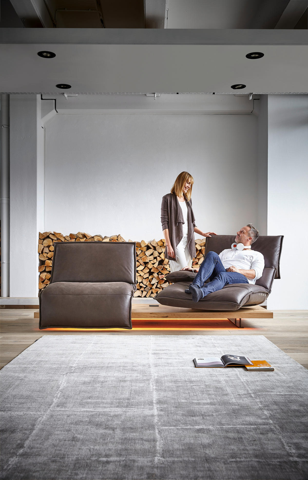 2-SITZER-SOFA Braun Echtleder  - Schwarz/Braun, Design, Leder/Holz (240/80-112/115-159cm) - Koinor