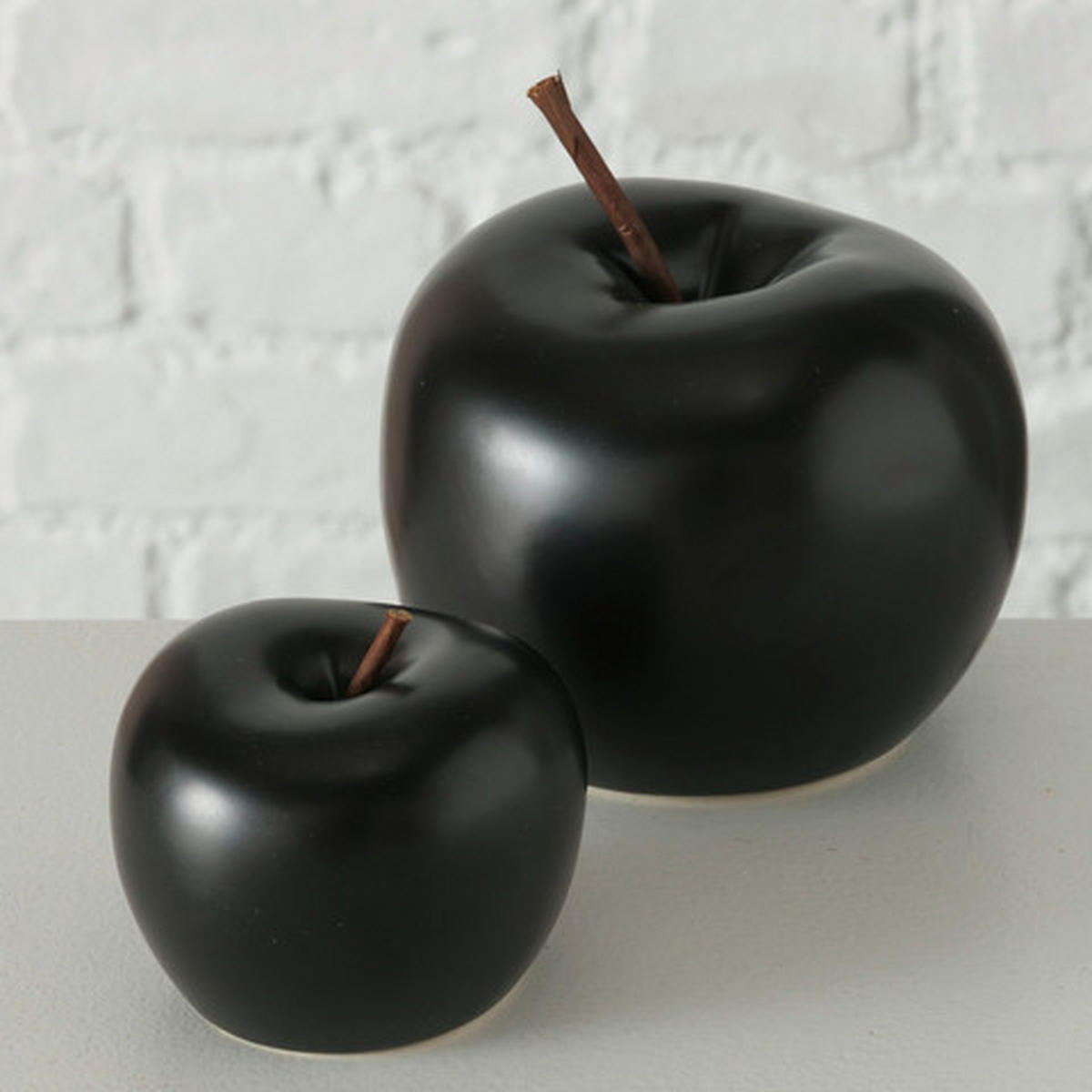 DEKORATIONSÄPPLE - svart, Design, keramik (8/7cm)