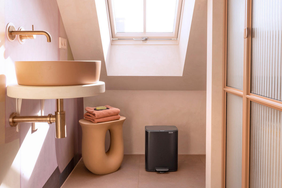 KOŠ S NOŽNOM PAPUČICOM  12 l  Bo  - crna/antracit, Design, metal/plastika (29/36,5/25,5cm) - Brabantia