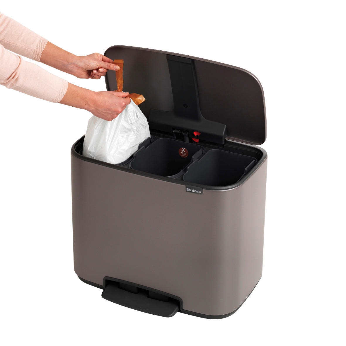 ODPADKOVÝ KÔŠ  33 l - čierna/sivá, Design, kov/plast (54/44/36,5cm) - Brabantia