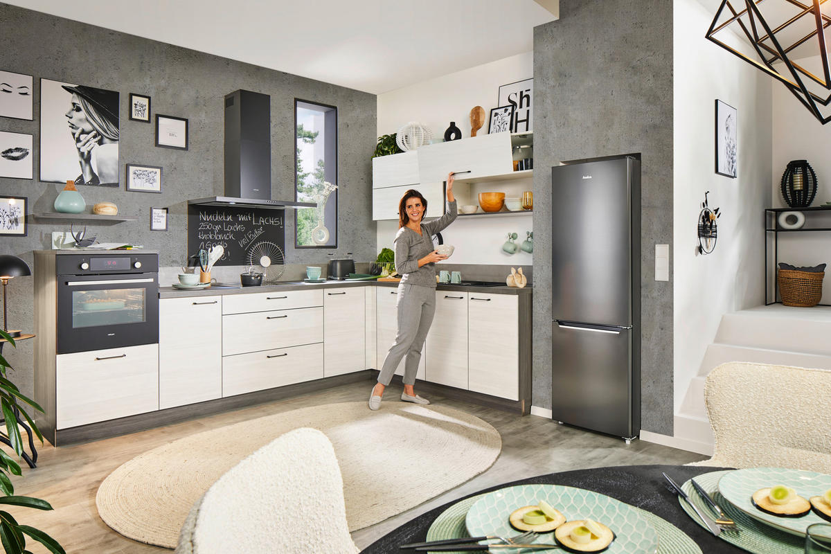 ECKKÜCHE 305/215 cm  in Grau, Weiß, Eichefarben  - Eichefarben/Schwarz, KONVENTIONELL, Holzwerkstoff/Metall (305/215cm) - Welnova