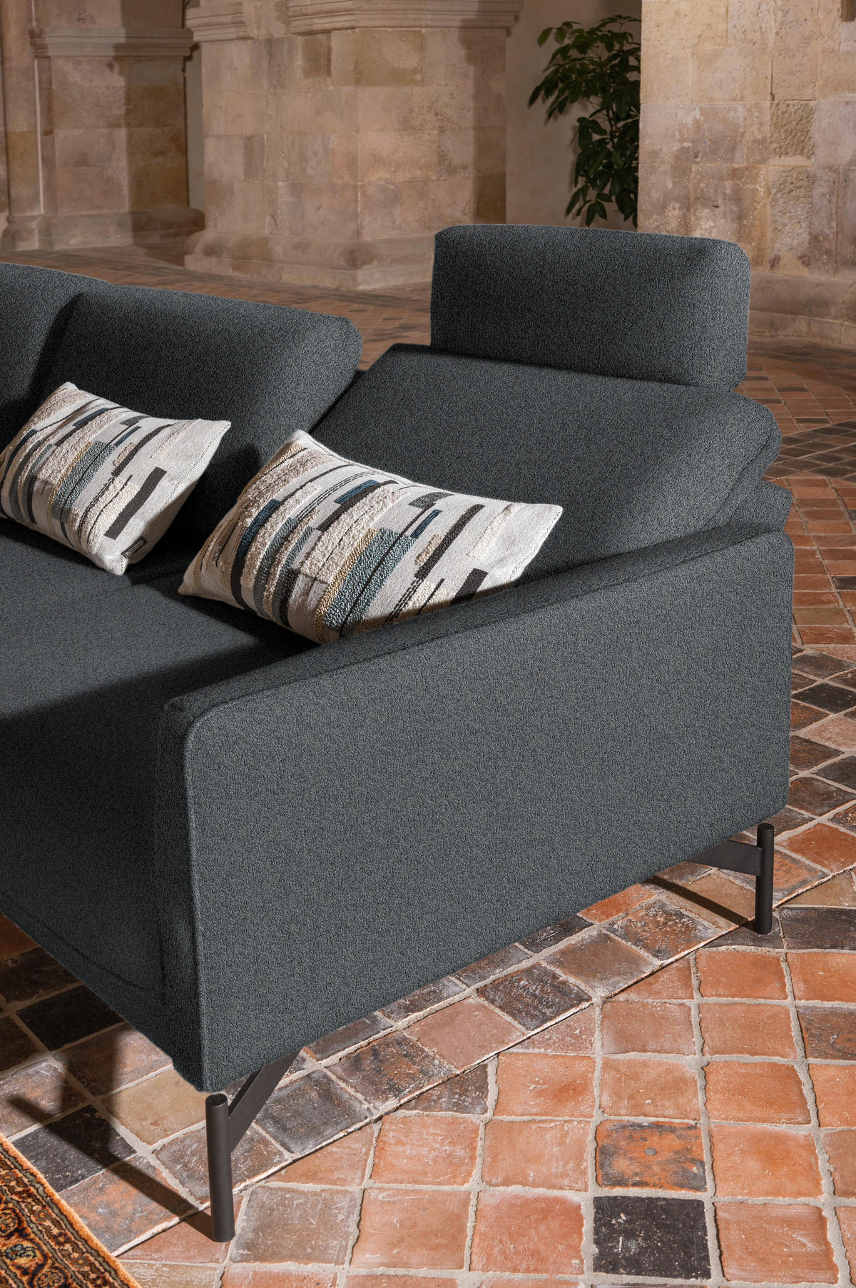 ECKSOFA in Flachgewebe, Struktur Grau  - Anthrazit/Grau, Design, Textil/Metall (230/254cm) - Johann Jakob