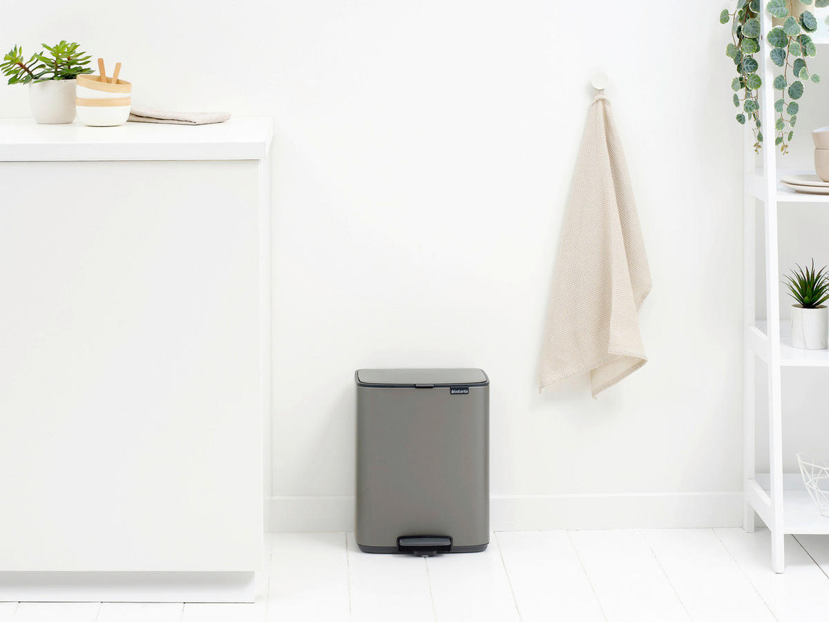 KOŠ S NOŽNOM PAPUČICOM  12 l  Bo  - platinaste boje/antracit, Design, metal/plastika (29/36,5/25,5cm) - Brabantia