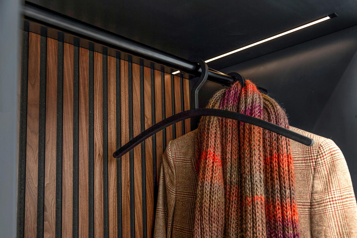 GARDEROBE 5-teilig  in 196/233/59 cm  - Anthrazit/Nussbaumfarben, Design, Holz/Holzwerkstoff (196/233/59cm) - Moderano