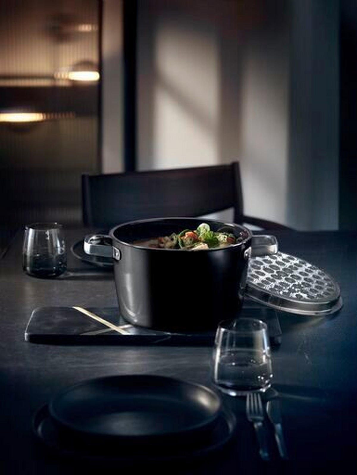 LONAC ZA MESO  3,1 l  Fusiontec Aromatic  - boje oplemenjenog čelika/crna, Basics, metal/prirodni materijali (22/9cm) - WMF