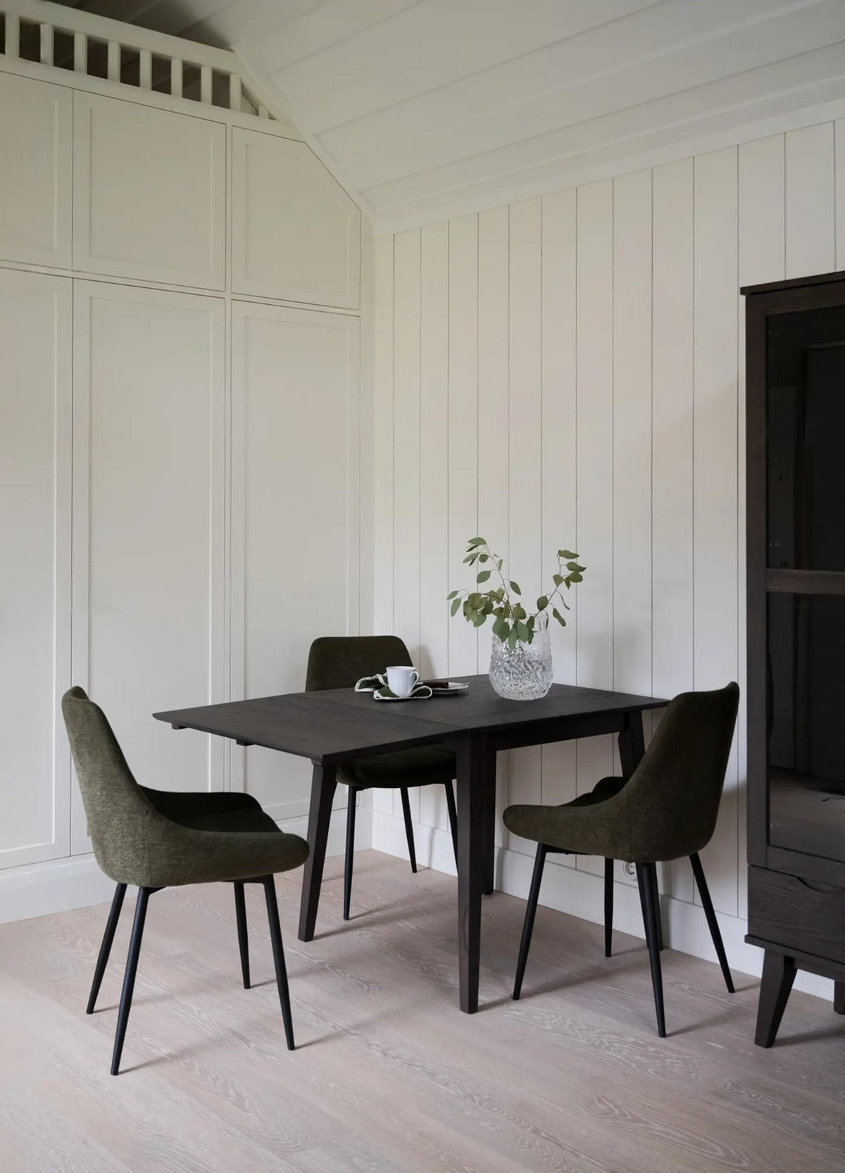 MATBORD i trä 80/80/74 cm   - mörkbrun, Klassisk, trä (80/80/74cm) - Rowico