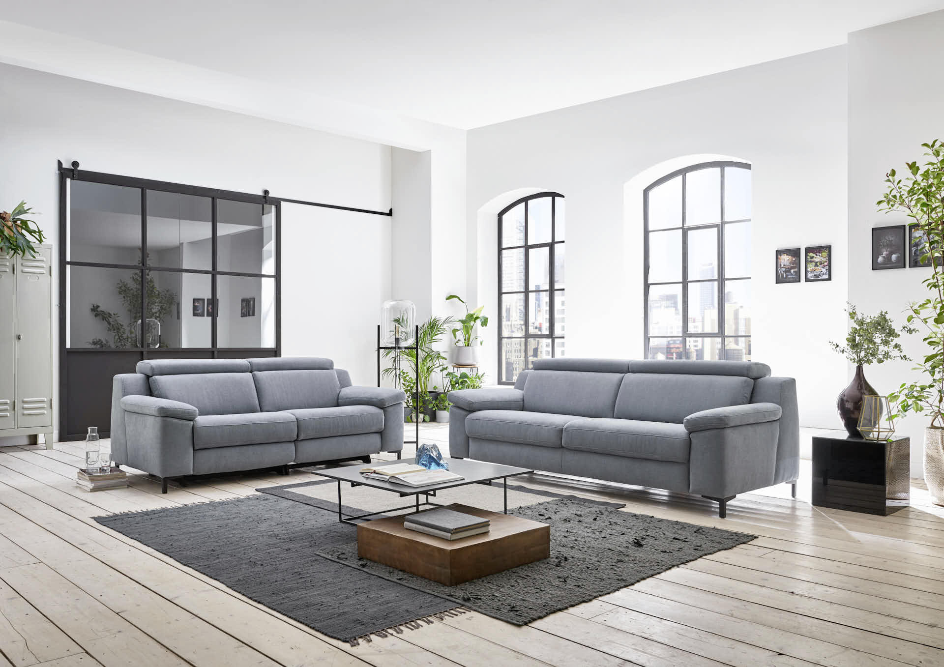 2,5-SITZER Chenille Pastellblau - Pastellblau/Schwarz, Design, Textil/Metall (188/84-104/104cm) - Valdera