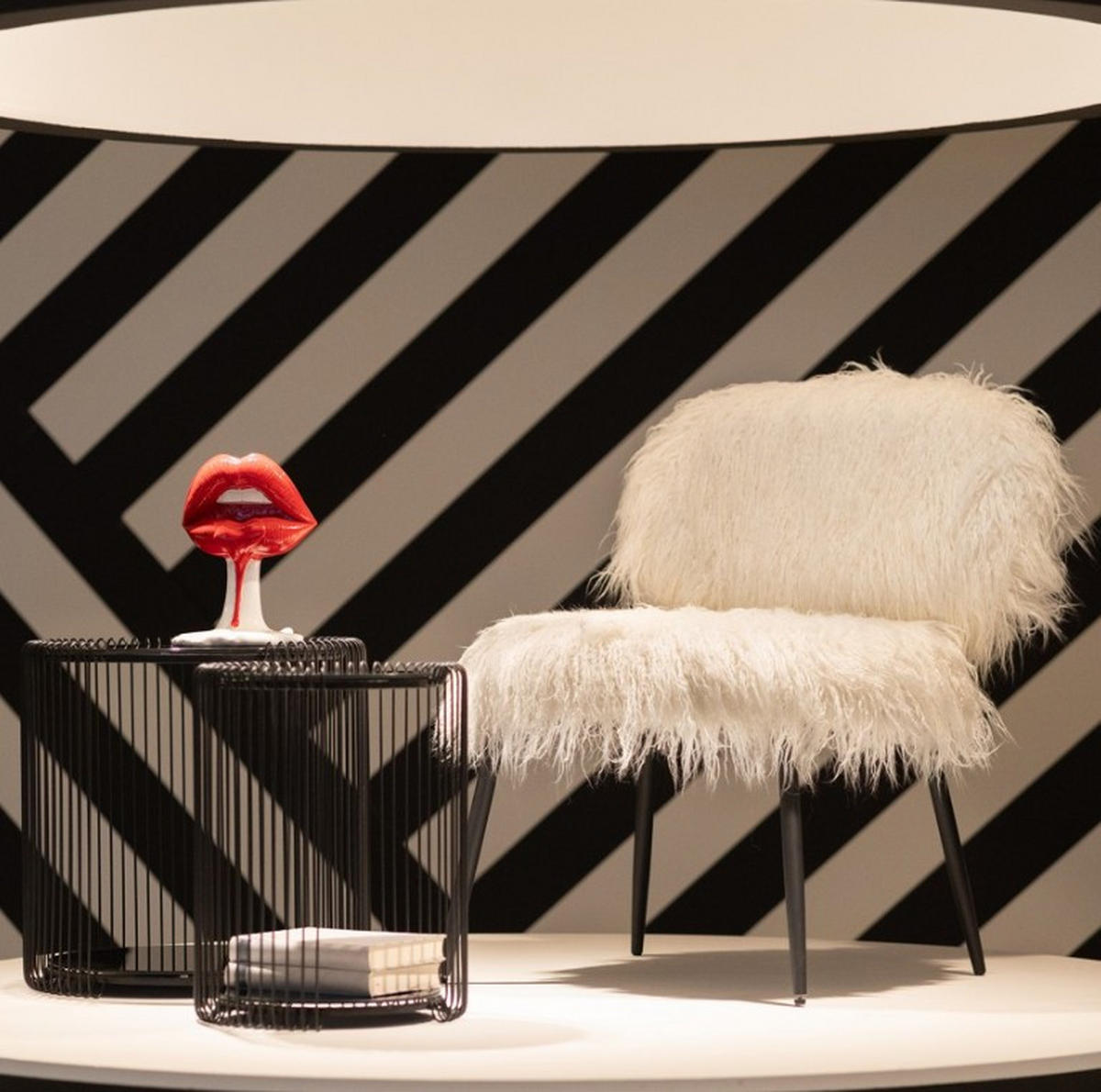 STUHL Schwarz, Weiß  - Schwarz/Weiß, Design, Fell/Metall (63/78/67cm) - Kare-Design