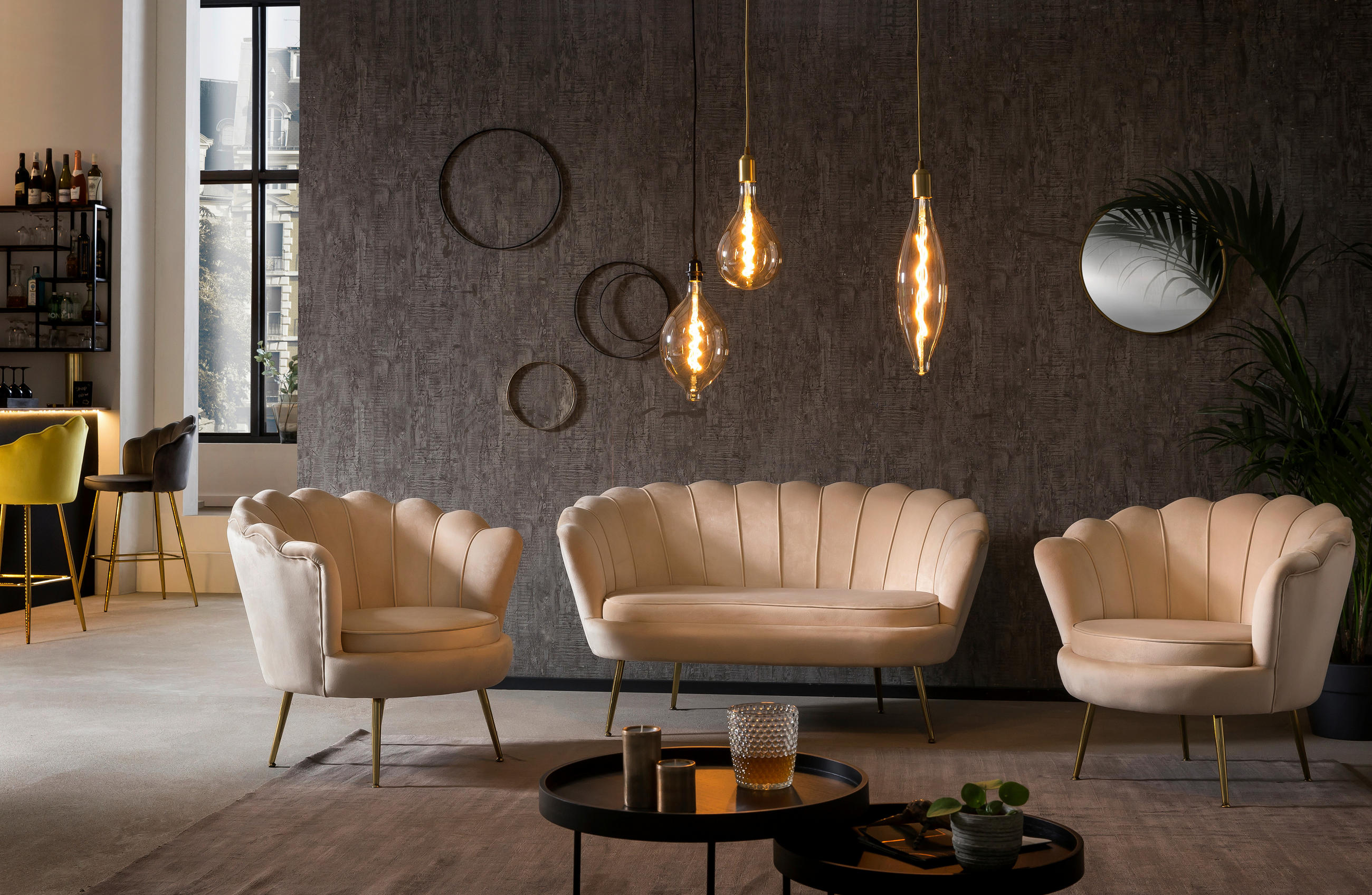 2-SITZER-SOFA in Samt Beige - Beige/Goldfarben, MODERN, Textil/Metall (136/78/77cm) - Livetastic
