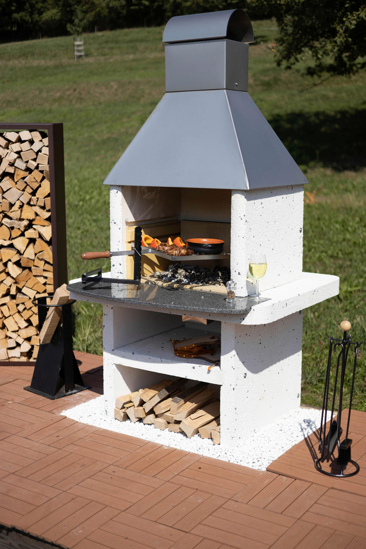 HOLZKOHLEGRILL - Weiss, Design, Stein (104/202/112cm) - Nouvel