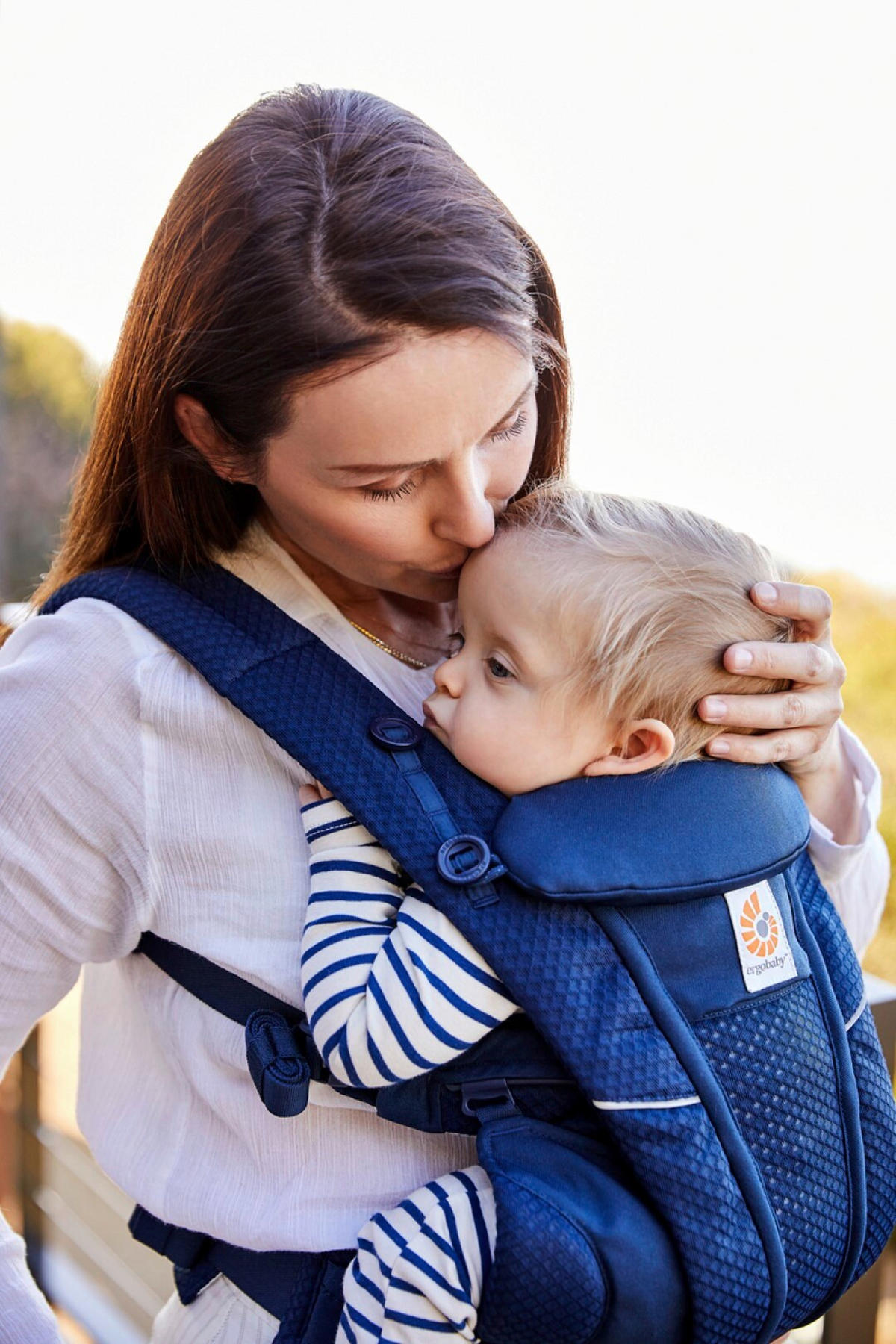 KENGUR NOSILJKA  Omni Breeze  - tamnoplava, Osnovno, tekstil (0,7kg) - Ergo Baby