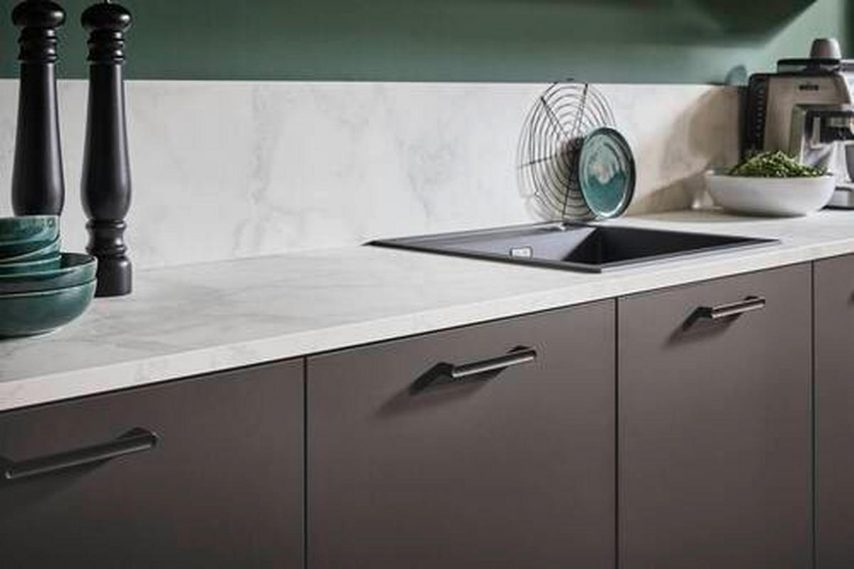 PLÁNOVATEĽNÁ KUCHYŇA - grafitová, Design, kompozitné drevo - Dieter Knoll