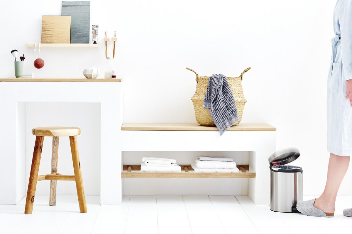 PEDÁLOS SZEMETES  - fekete/nemesacél, Basics, műanyag/fém (20,6/29,2/26,6cm) - Brabantia