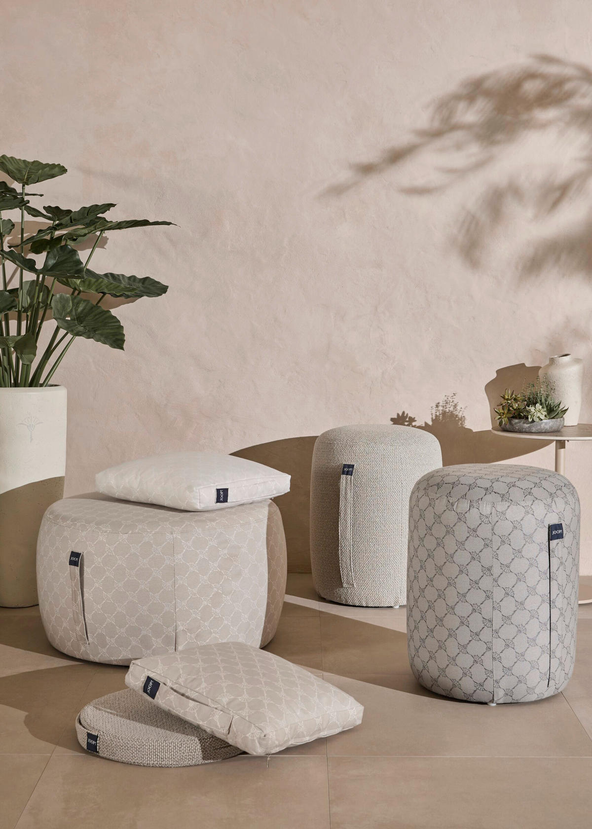 OUTDOOR-KISSEN Grau  - Grau, Design, Textil (43/43cm) - Joop!