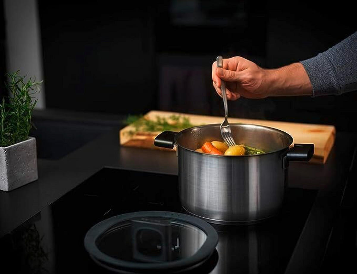 LONEC  FISKARS HARD FACE  5 l  kovina  22 cm  - barve nerjavečega jekla, Basics, kovina/umetna masa (22cm) - Fiskars