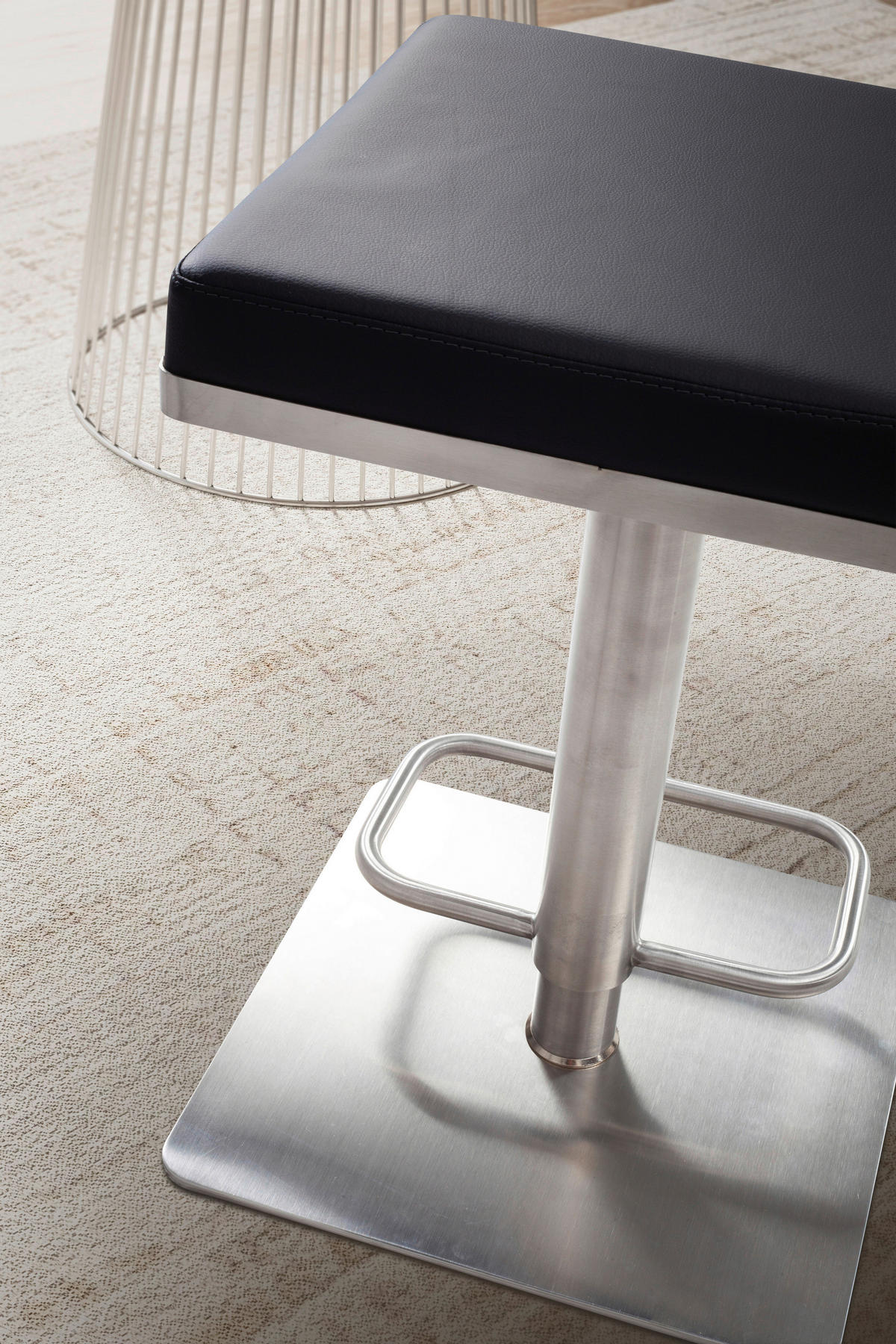 BARHOCKER Lederlook Schwarz  - Silberfarben/Schwarz, Design, Textil/Metall (37/82/37cm) - MID.YOU