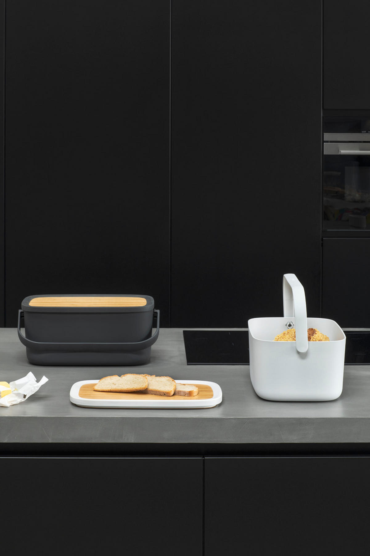 POSODA ZA KRUH   39.5/16.3/25.5 cm           - temno siva, Design, umetna masa/les (39.5/16.3/25.5cm) - Brabantia