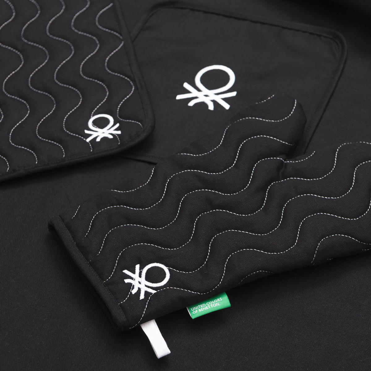 SCHÜRZEN-SET Schwarz, Weiß  - Schwarz/Weiß, Basics, Textil (30/26/2.5cm) - Benetton