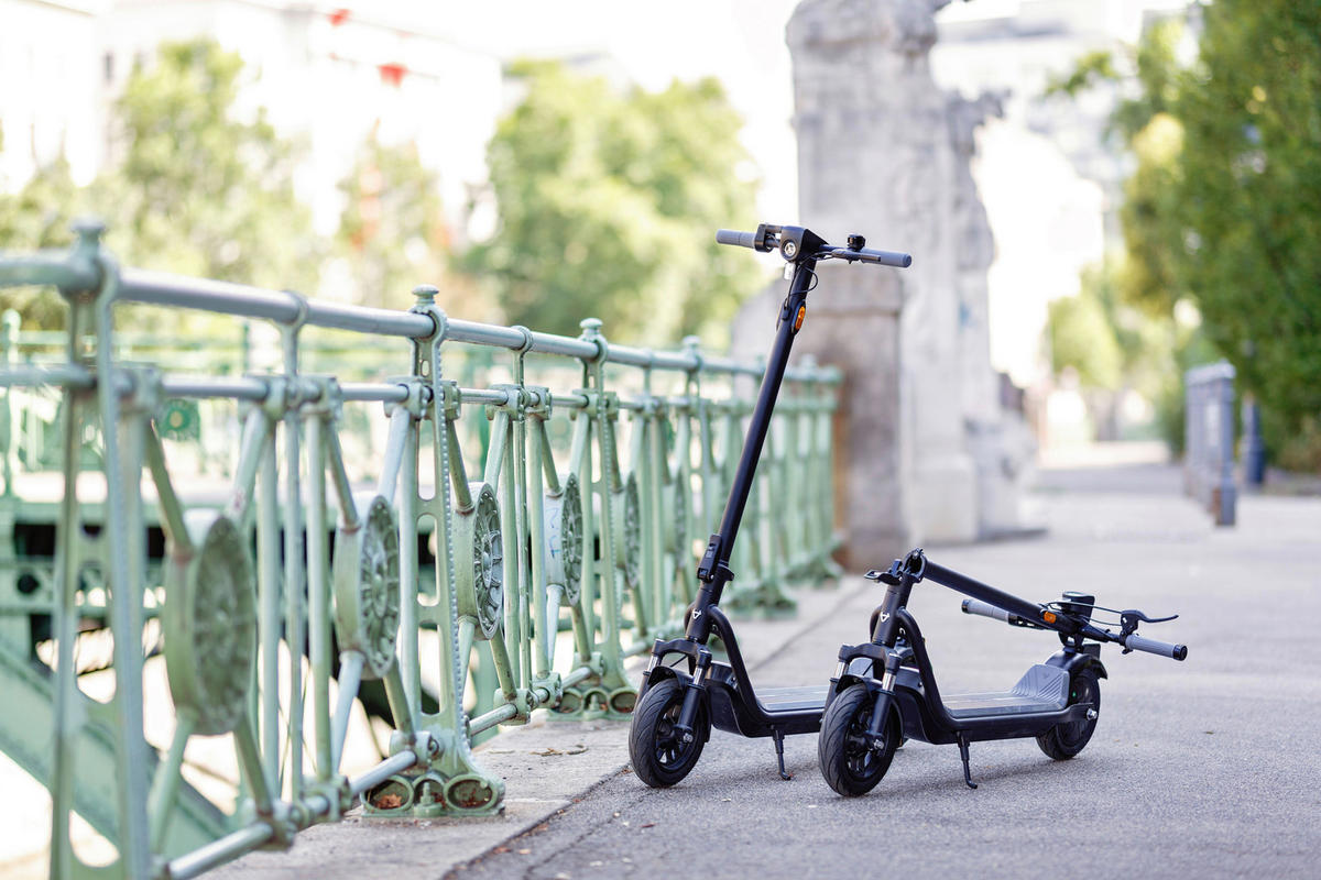ELEKTROSCOOTER NIU KQI 100F  - Schwarz, KONVENTIONELL, Metall (115,4/54,2/12,3cm) - NIU