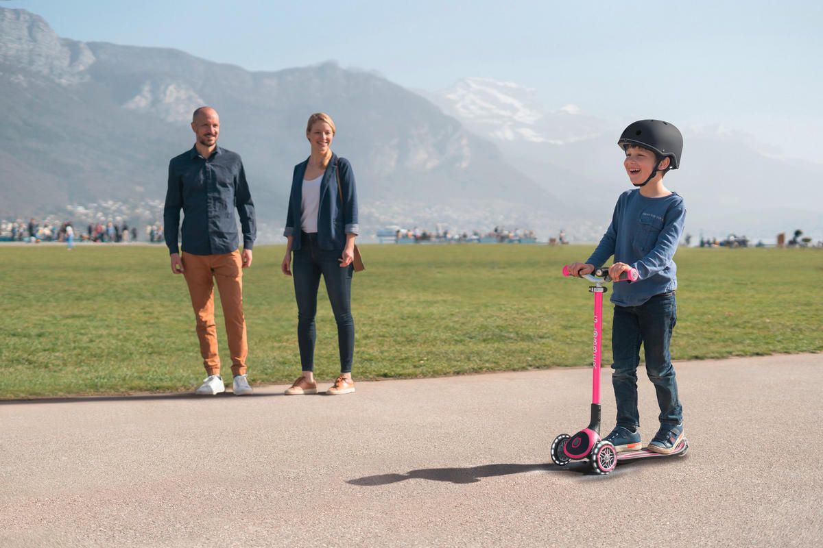 KINDERSCOOTER MASTER LIGHTS  - Pink, Basics (61/37/94cm) - GLOBBER