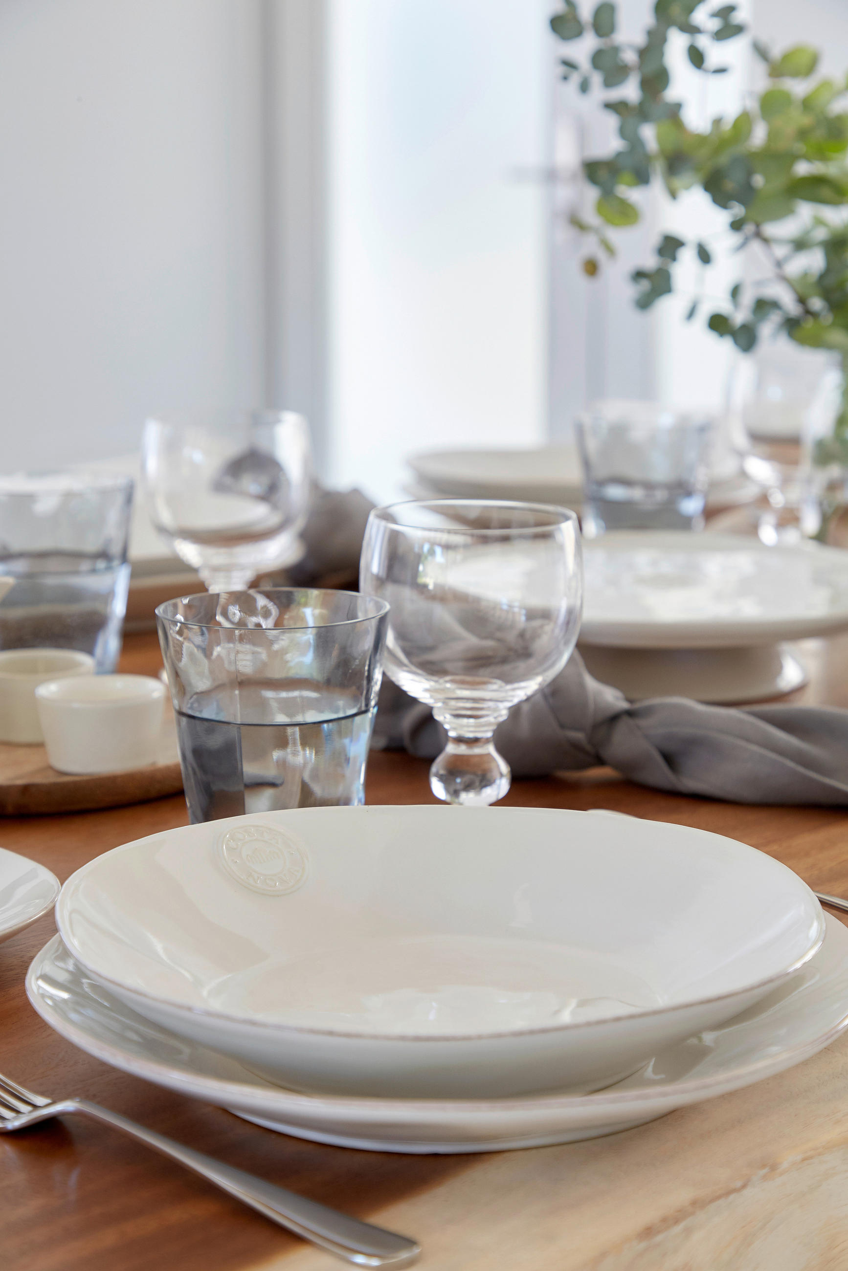 Thumbnail - Costa Nova Kombiservice Nova, Weiß Hochglanz, Keramik, 30-teilig, 360 ml,520 ml, Made in Europe, Essen & Trinken, Geschi...