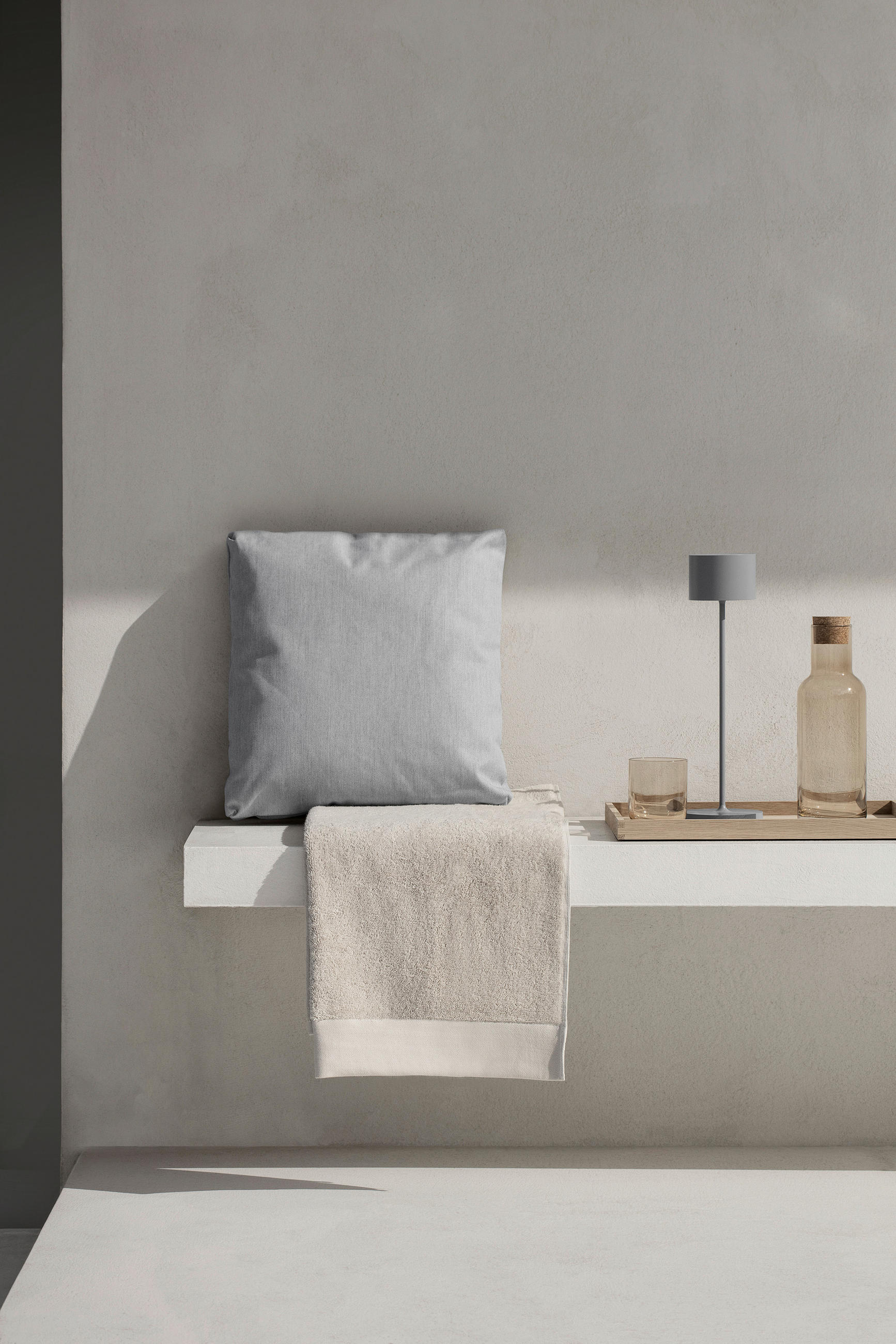 LOUNGEKISSEN 45/14,5/45 cm   - Beige, Design, Textil (45/14,5/45cm) - Blomus